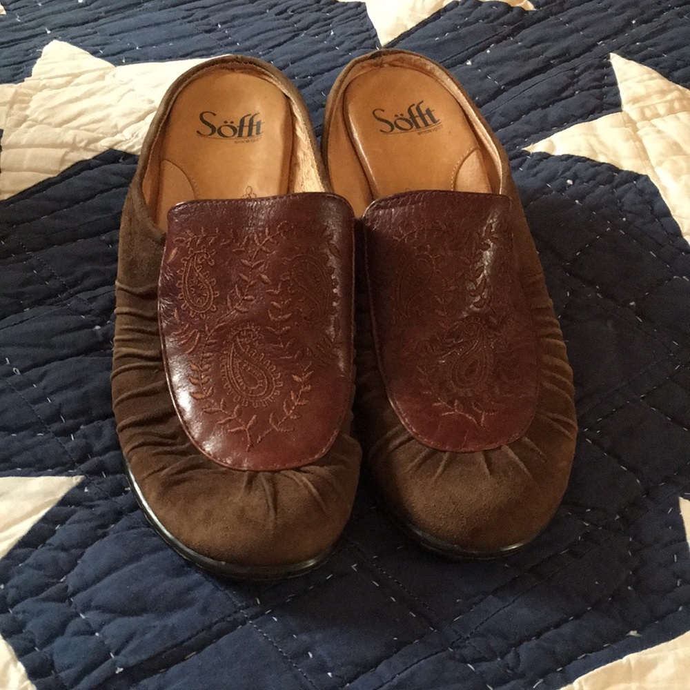 Sofft brand brown suede shoes size 9M